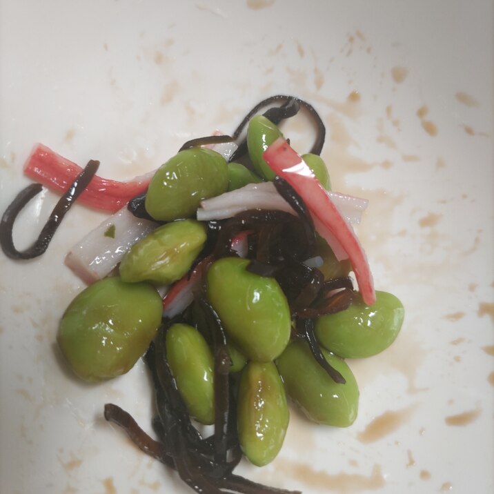 枝豆とカニカマと塩こんぶの炒め物